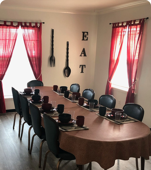 assisted living care communal dining room